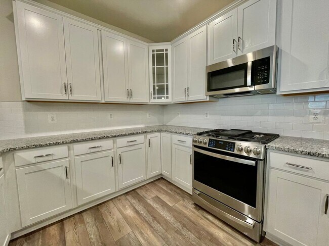 Building Photo - 14955 River Walk Way