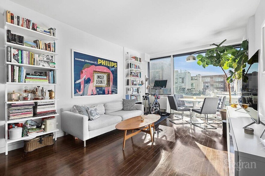 Foto principal - 425 E 13th St