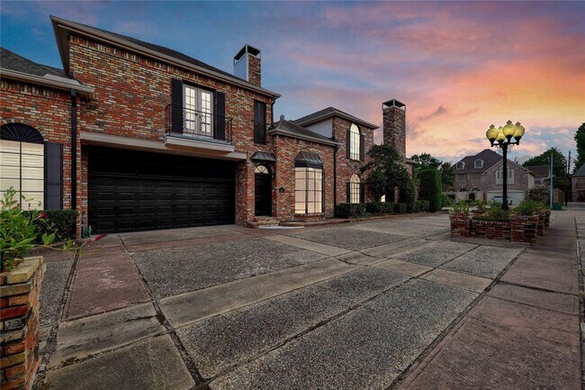 Building Photo - 2513 Potomac Dr