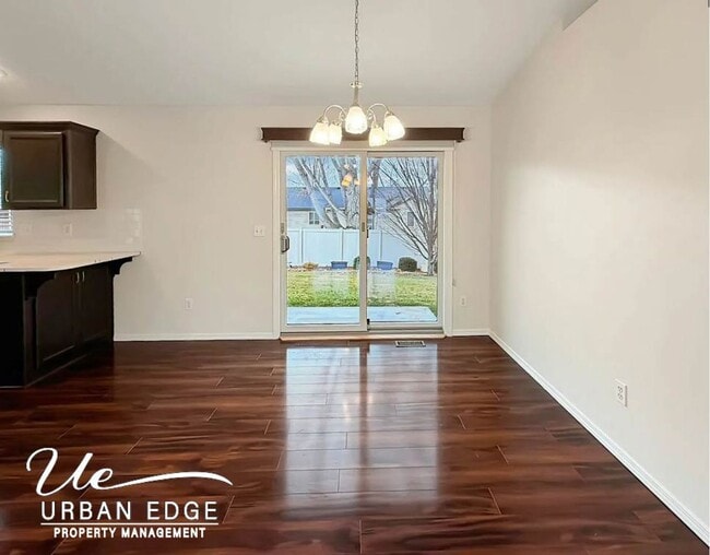 Building Photo - 3 Bed 2 Bath Home off Garrity