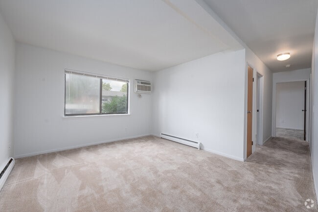 2BR, 1BA - 905SF - Living Room - Mallard Cove Apartments