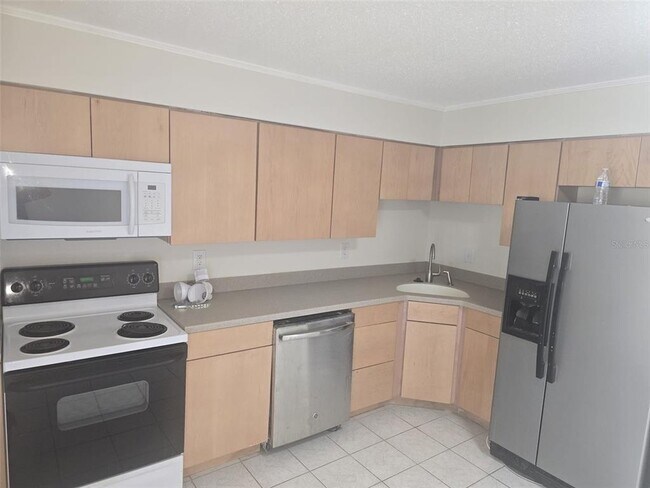Foto del edificio - 5850 Cypress Gardens Blvd