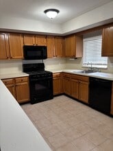 Building Photo - 24 Shiel Ave