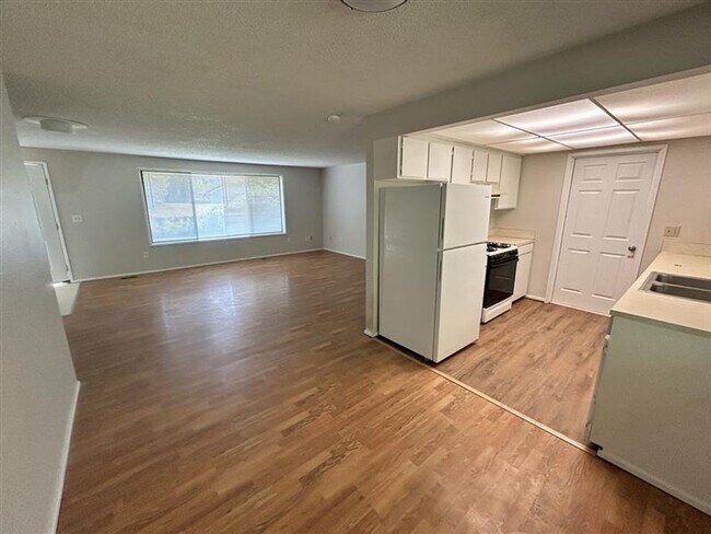 Foto del edificio - 309/311 Baker St Duplex