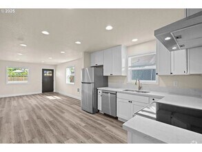 Building Photo - 8316 SE Raymond Ct