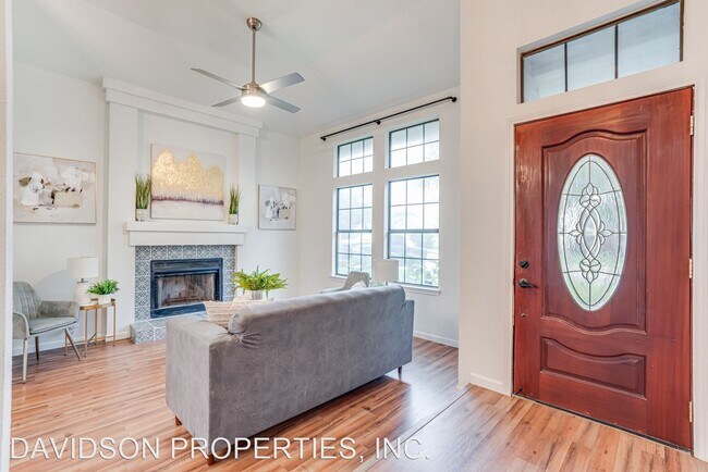Building Photo - 4 br, 2 bath House - 9722 Silver Moon