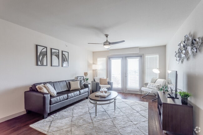 4BR, 4BA - 1696 SF - The Vue on Stadium Drive Fayetteville Apartments