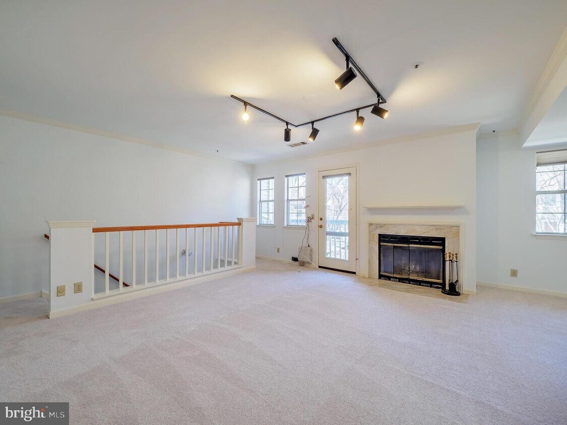 5801 Inman Park Cir Unit 320, Rockville, MD 20852 Room for Rent in
