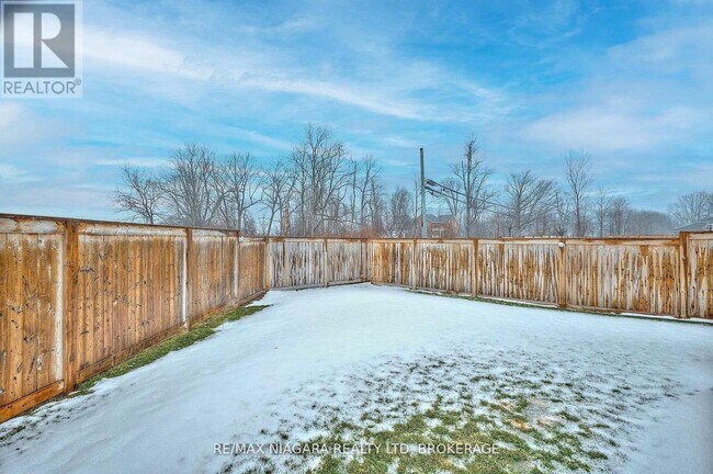 Photo du bâtiment - 3 Beachwalk Cres