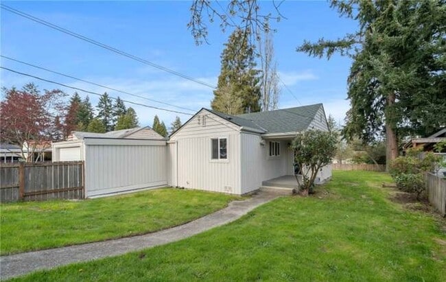 Building Photo - Renovated 3-Bed Home in Victory Heights