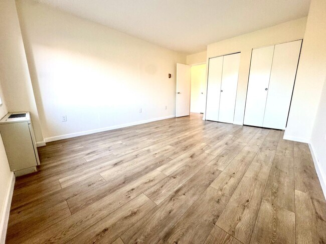 Foto del edificio - 1111 University Blvd W