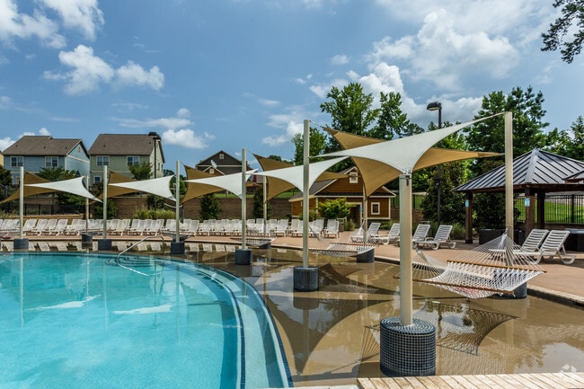 Pool - Redpoint Oxford Apartments