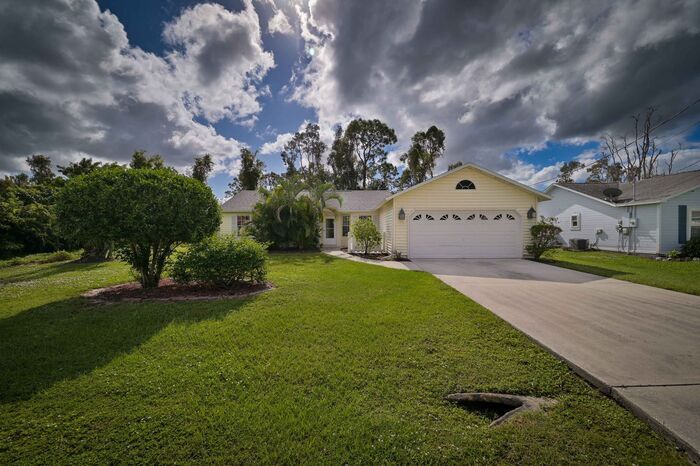 Primary Photo - 8396 Pittsburgh Blvd