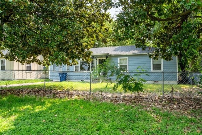 Building Photo - 4537 N Kenosha Ave