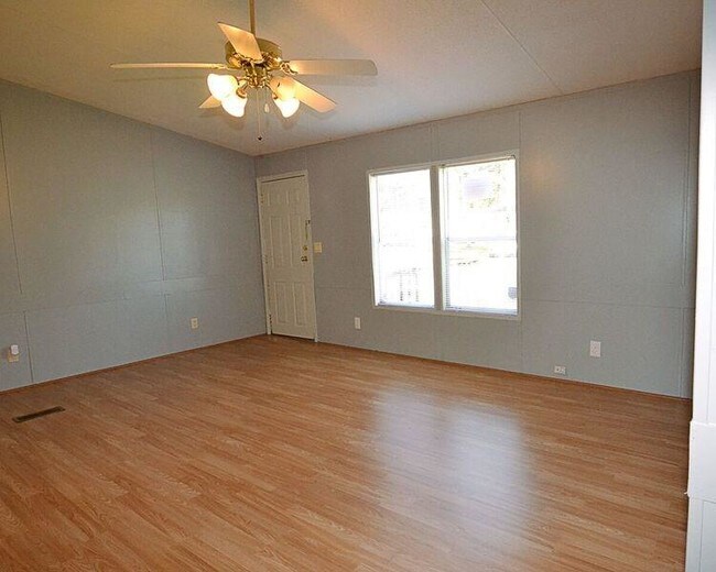 Building Photo - 16307 Evergreen Timbers