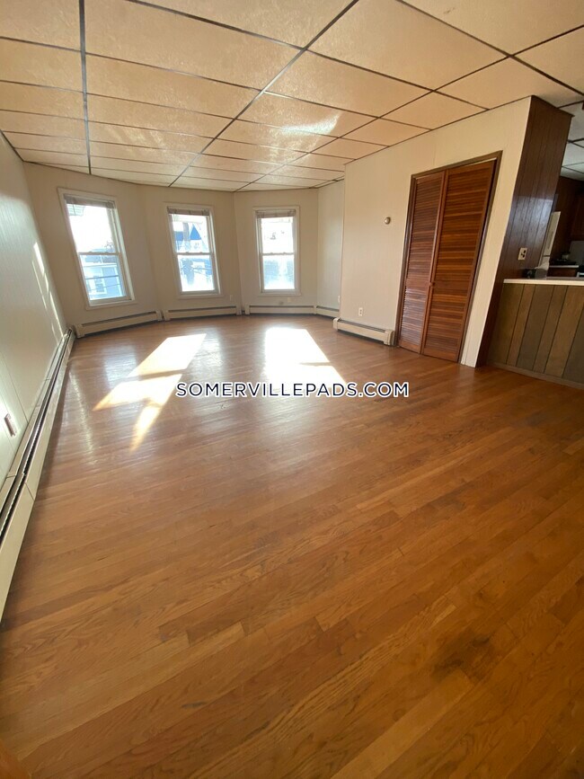 Building Photo - 55 Elm St