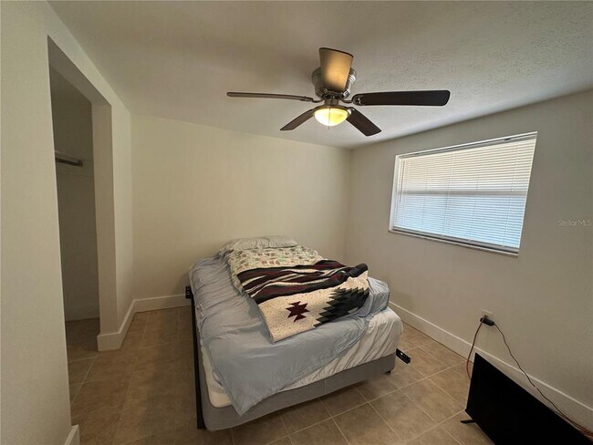 Foto del edificio - 918 E 121st Ave