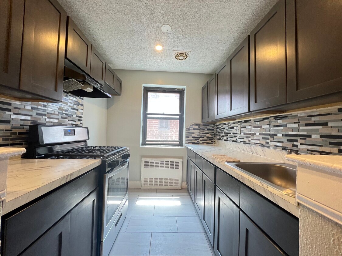 130 Chancellor Ave 5D - 120 Chancellor Ave