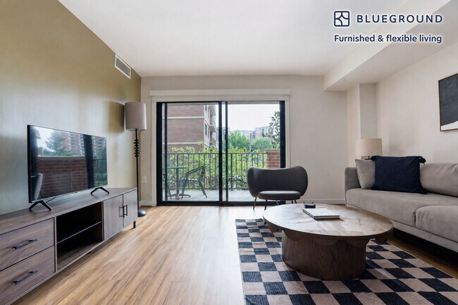 Foto del edificio - 2500 Clarendon Blvd