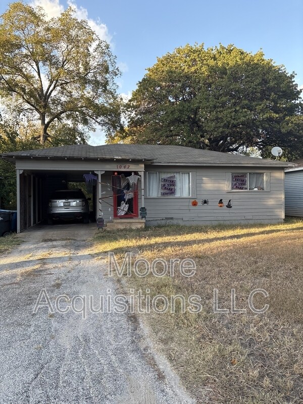 Building Photo - 1047 W Star St