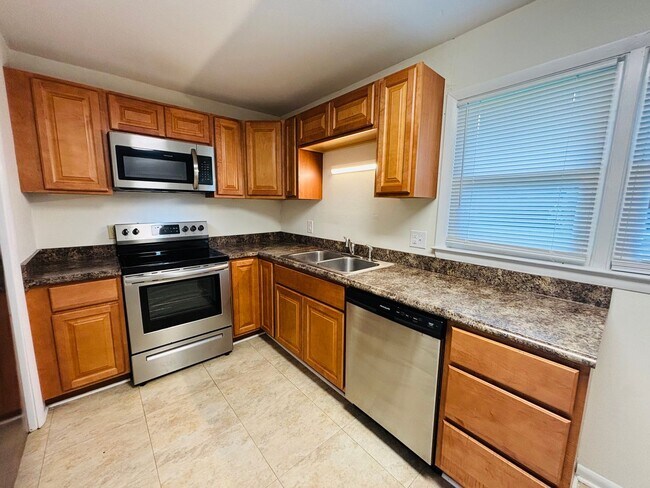 Foto del edificio - 3 Bedroom, 2 Bath Duplex