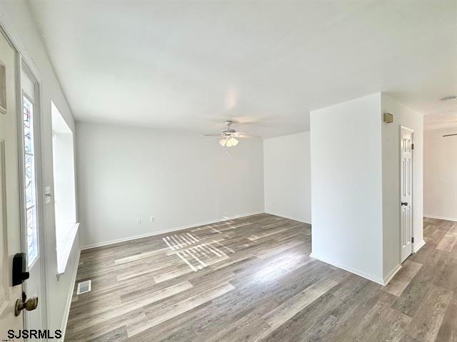 Building Photo - 4861 Hawthorne Ln