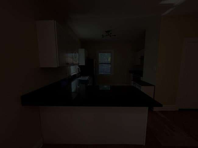 Building Photo - 32 S Monterey Ave