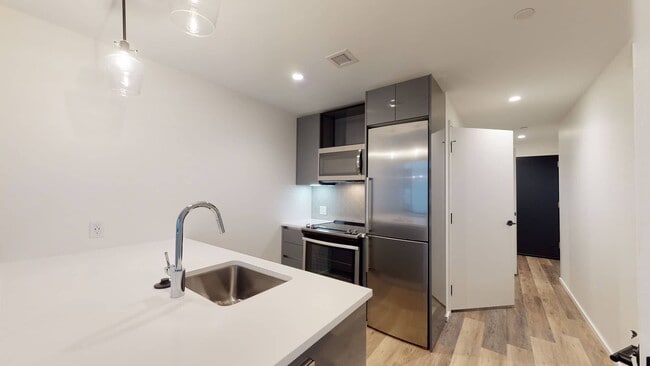 Interior Photo - 345 Harrison