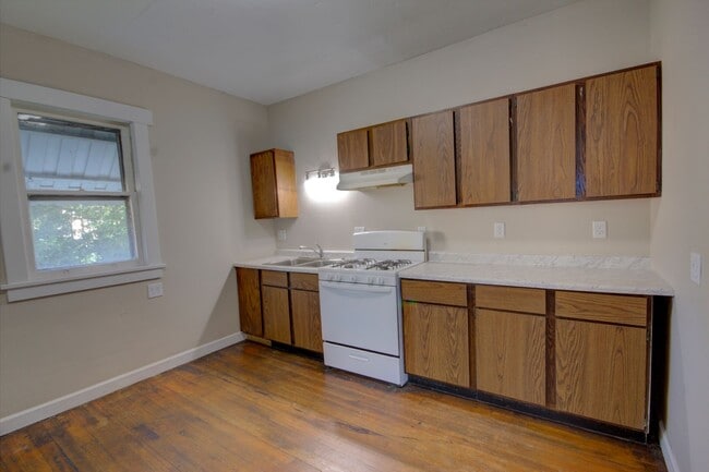 Building Photo - SL AAC907