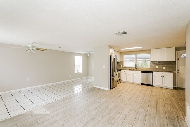 Foto del edificio - 1008 Grantwood Ave