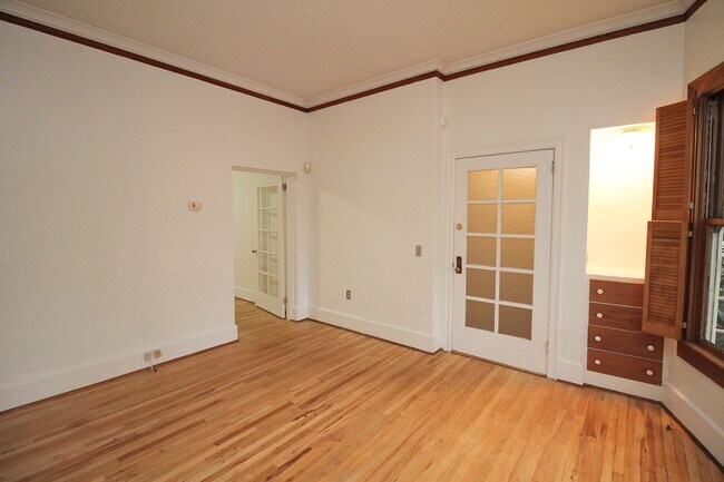 Foto del edificio - 1820 SW Main St