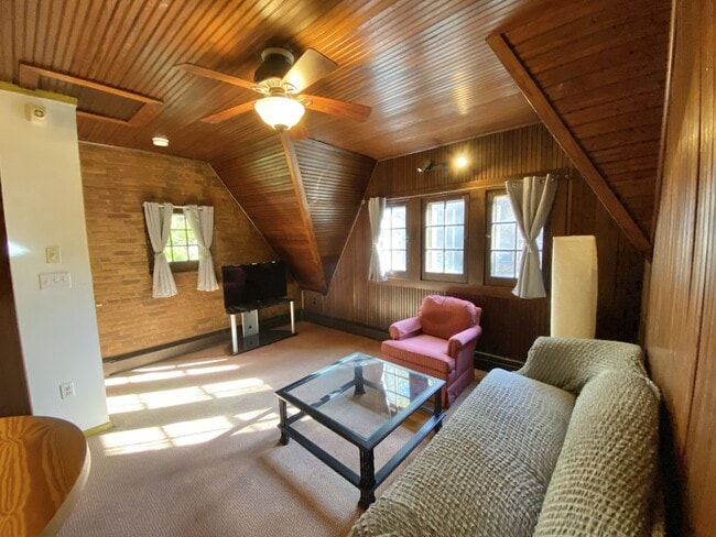 Building Photo - 3085 Fairmount Blvd