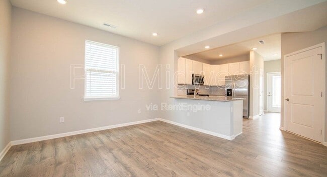 Building Photo - 2557 Lamar Dr