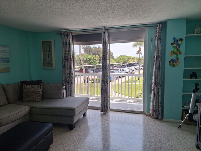 Foto del edificio - 3190 N Atlantic Ave