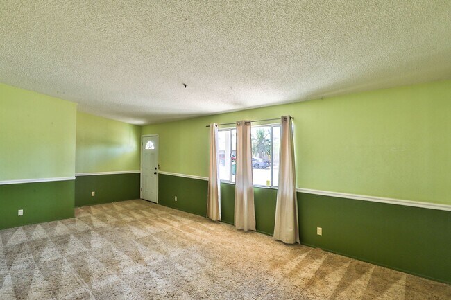 Foto del edificio - 2052 E Birchwood Ave