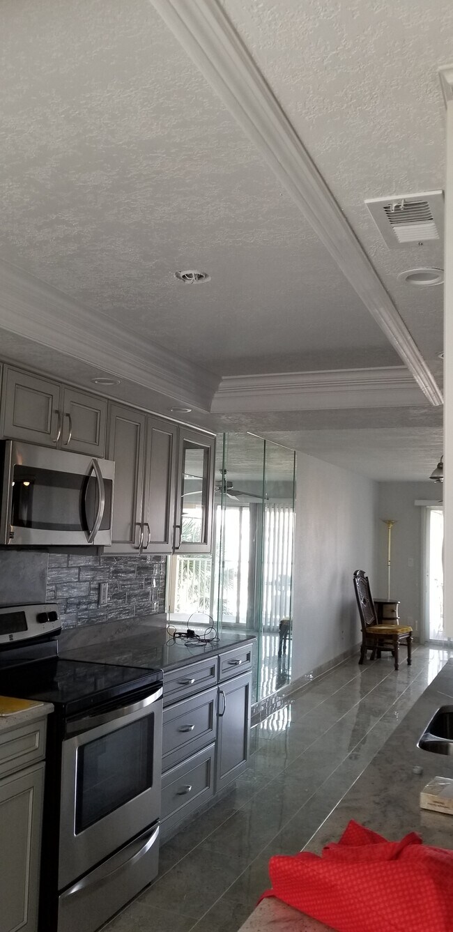 Cocina totalmente nueva. Granito - 3100 Gulf Blvd