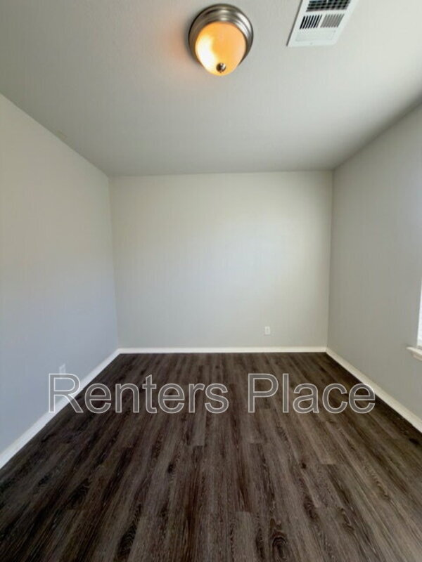 Foto del edificio - 6018 E 147th St S