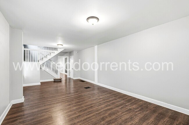 Foto del edificio - Spacious and Convenient 3-Bedroom Home in Indianapolis