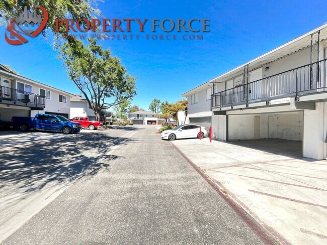 Building Photo - 5635 Playa Del Rey Ct