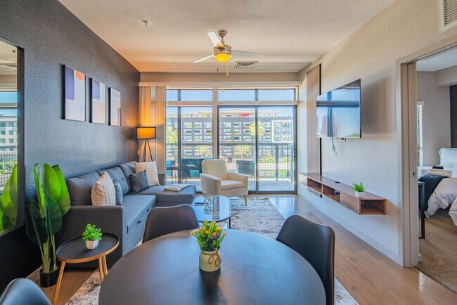 Foto del edificio - 290 E Roosevelt St