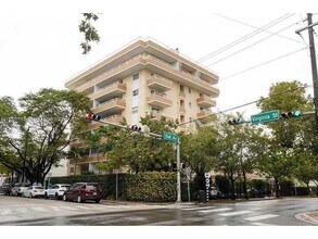 Building Photo - 3304 Virginia St