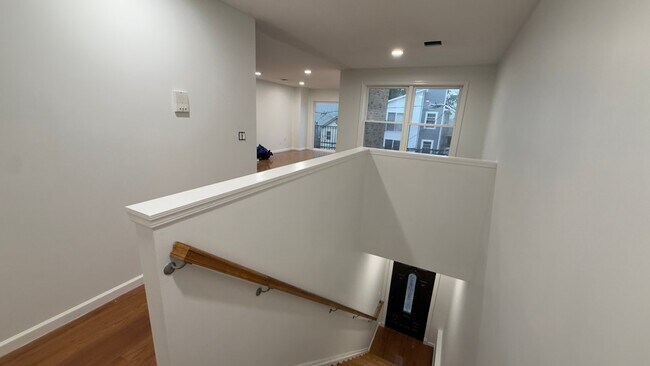 Building Photo - 499 S 18th St