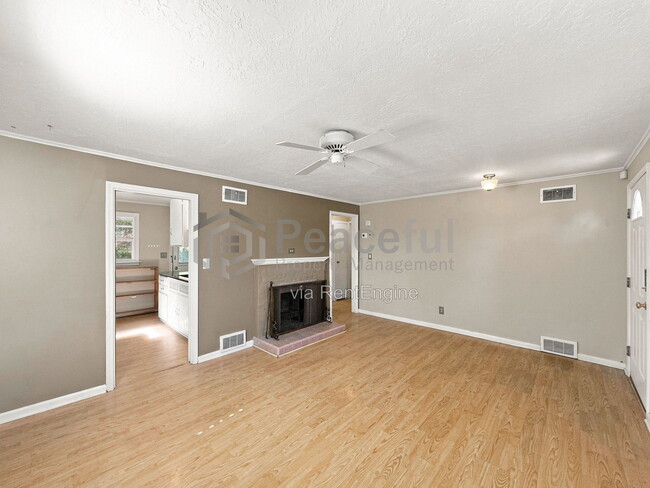 Building Photo - 575 I St