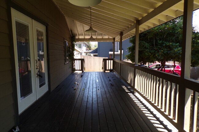 Building Photo - 1420 Dollar St