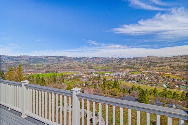 Foto del edificio - Stunning Kamiah House with Breathtaking Views