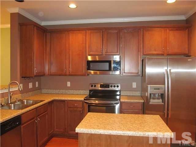 Foto del edificio - 1045 Summerhouse Rd