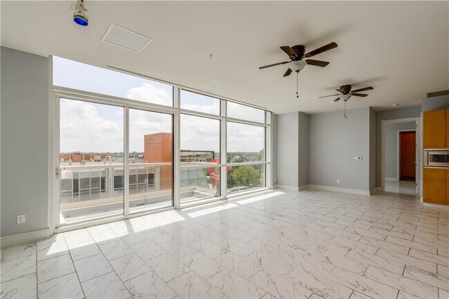 Foto del edificio - 555 E 5th St