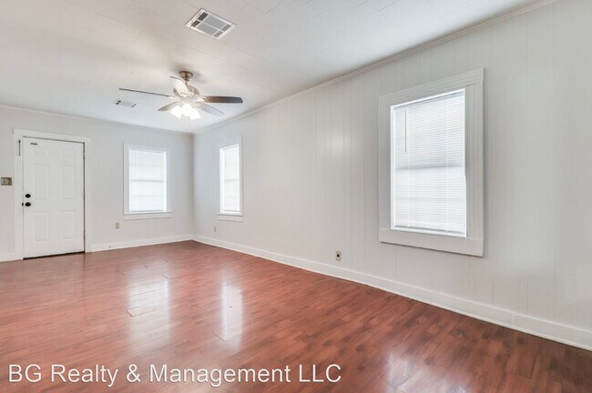 Foto del edificio - 2 br, 1 bath House - 105 1st Street
