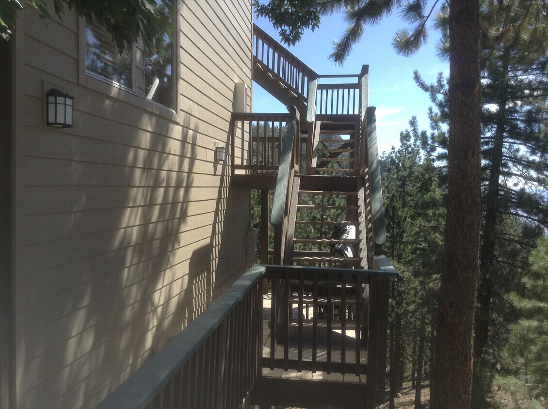 Primary Photo - 115 Tramway Dr