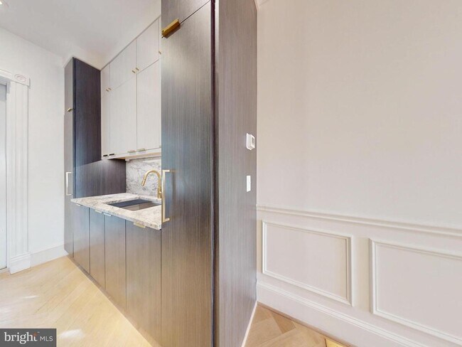 Foto del edificio - 1808 Riggs Pl NW